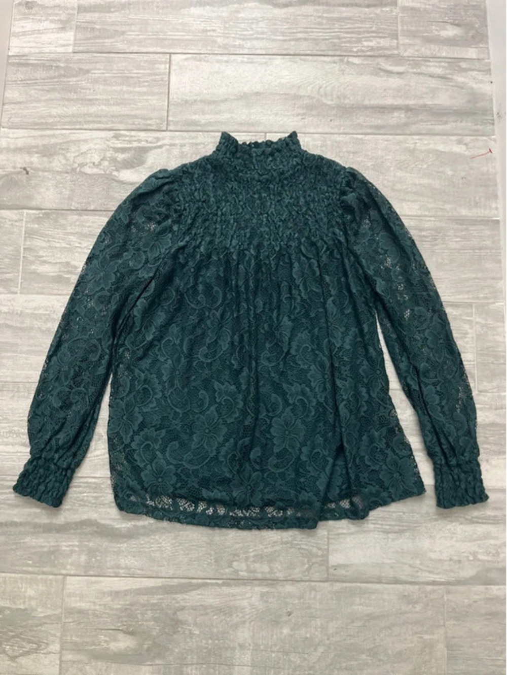 Cable & Gauge Emerald Green Lace Long Sleeve Top